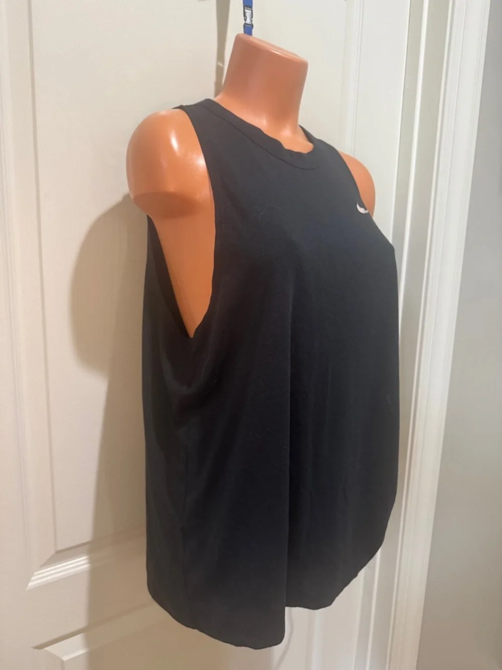 NIKE Black Cut In Shoulder Key Hole Back Asymmetric Tank Top XL $40 EUC KL